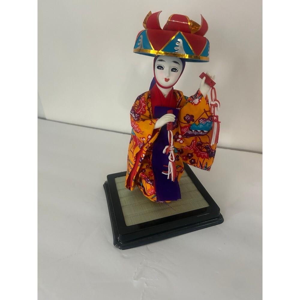 VTG Japanese Geisha Doll in Display Case and on Wooden Base